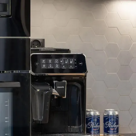 Lux With Parking & Ac Just 1,5 Km From Main Square By Renters Prestige アパート